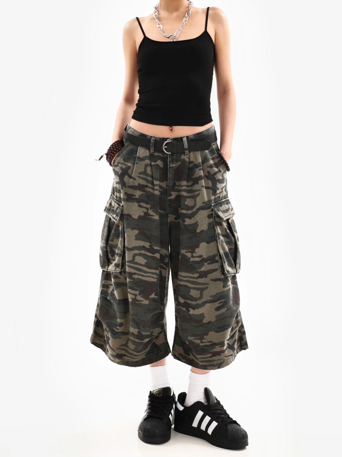 Tracie Camo Ankle Jorts