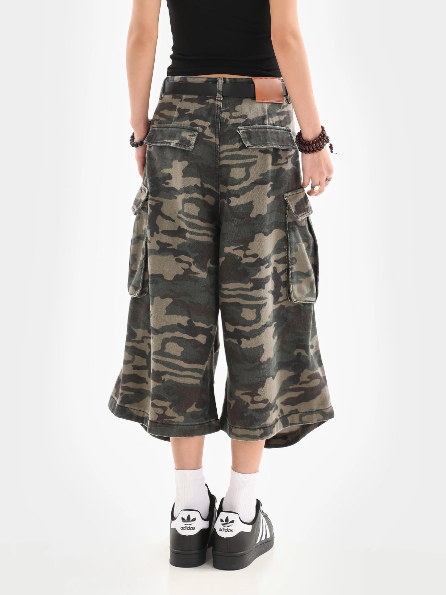 Tracie Camo Ankle Jorts