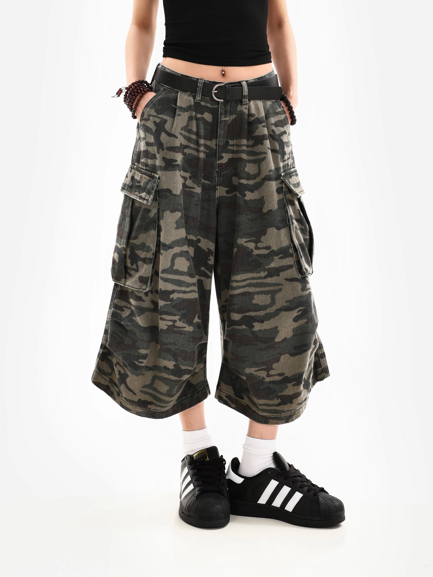 Tracie Camo Ankle Jorts